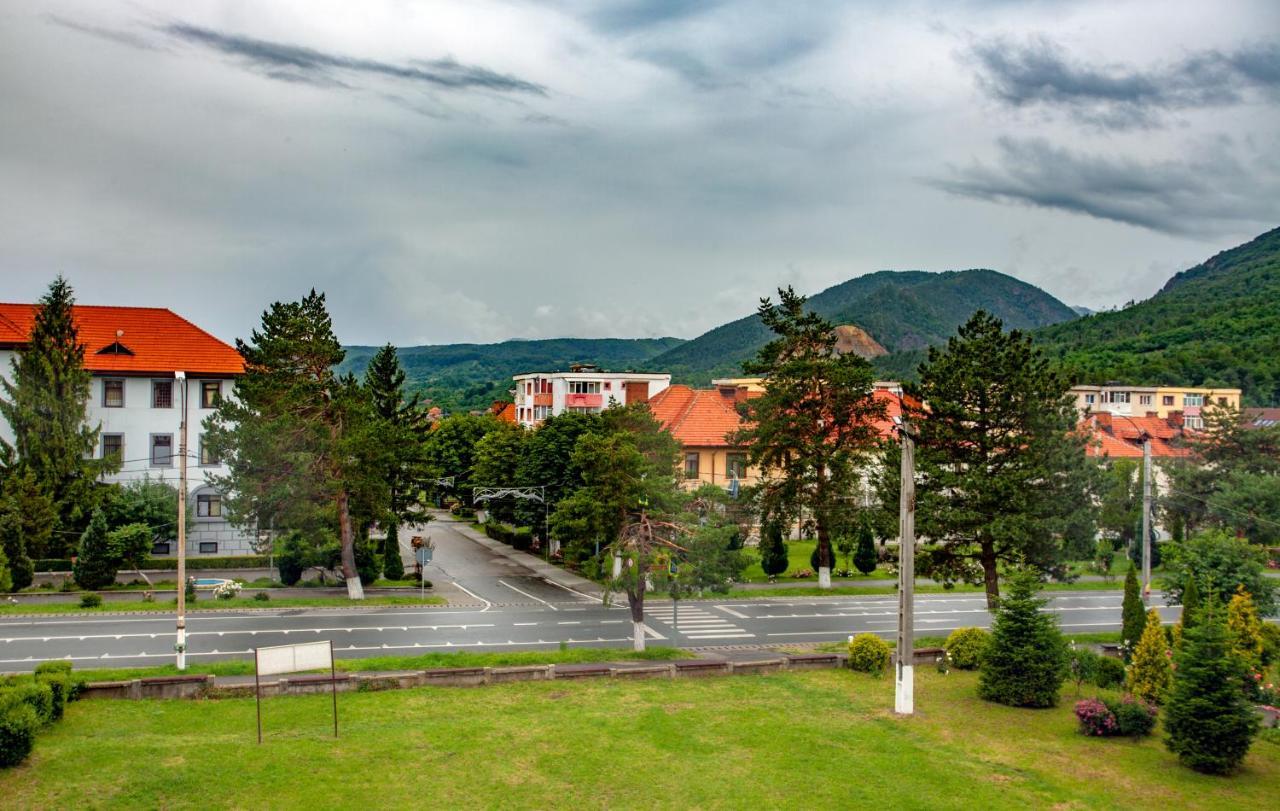 Apartament Delora View Bumbesti-Jiu Exterior foto